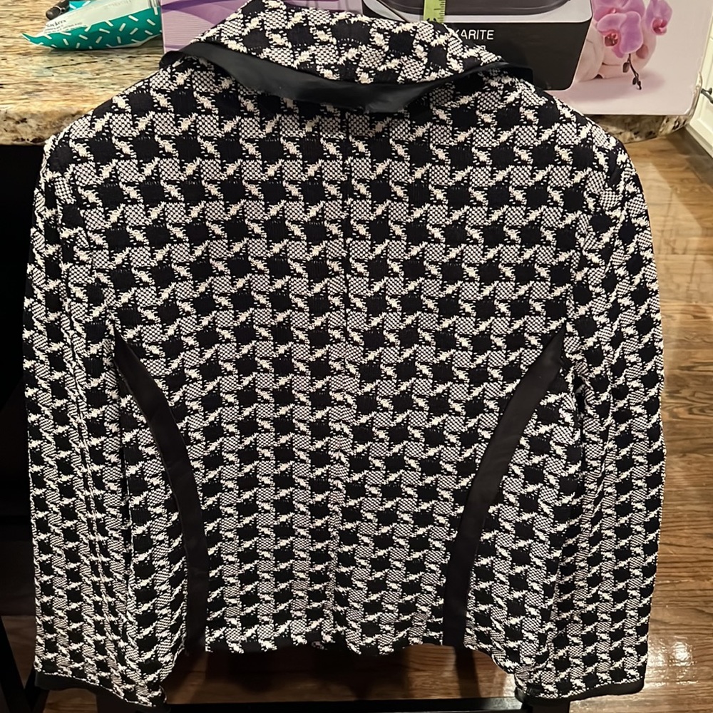 St John Collection. Beautiful Jacket - image 7